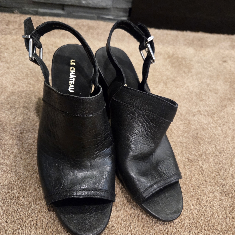 Le Château Black Leather Slingback Peep-Toe Sandals